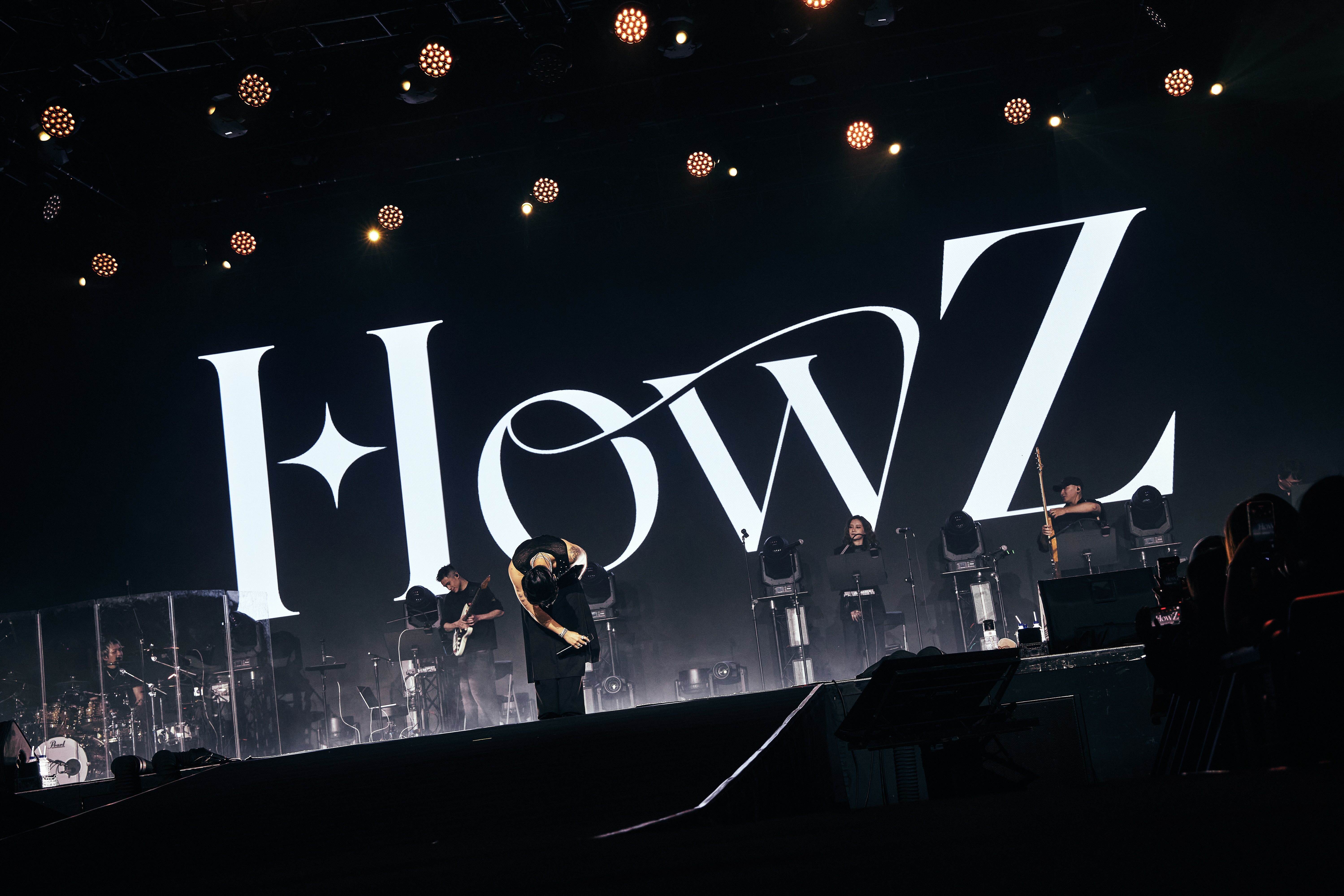 HowZ唱完向歌迷鞠躬感謝。（圖／Light House提供）