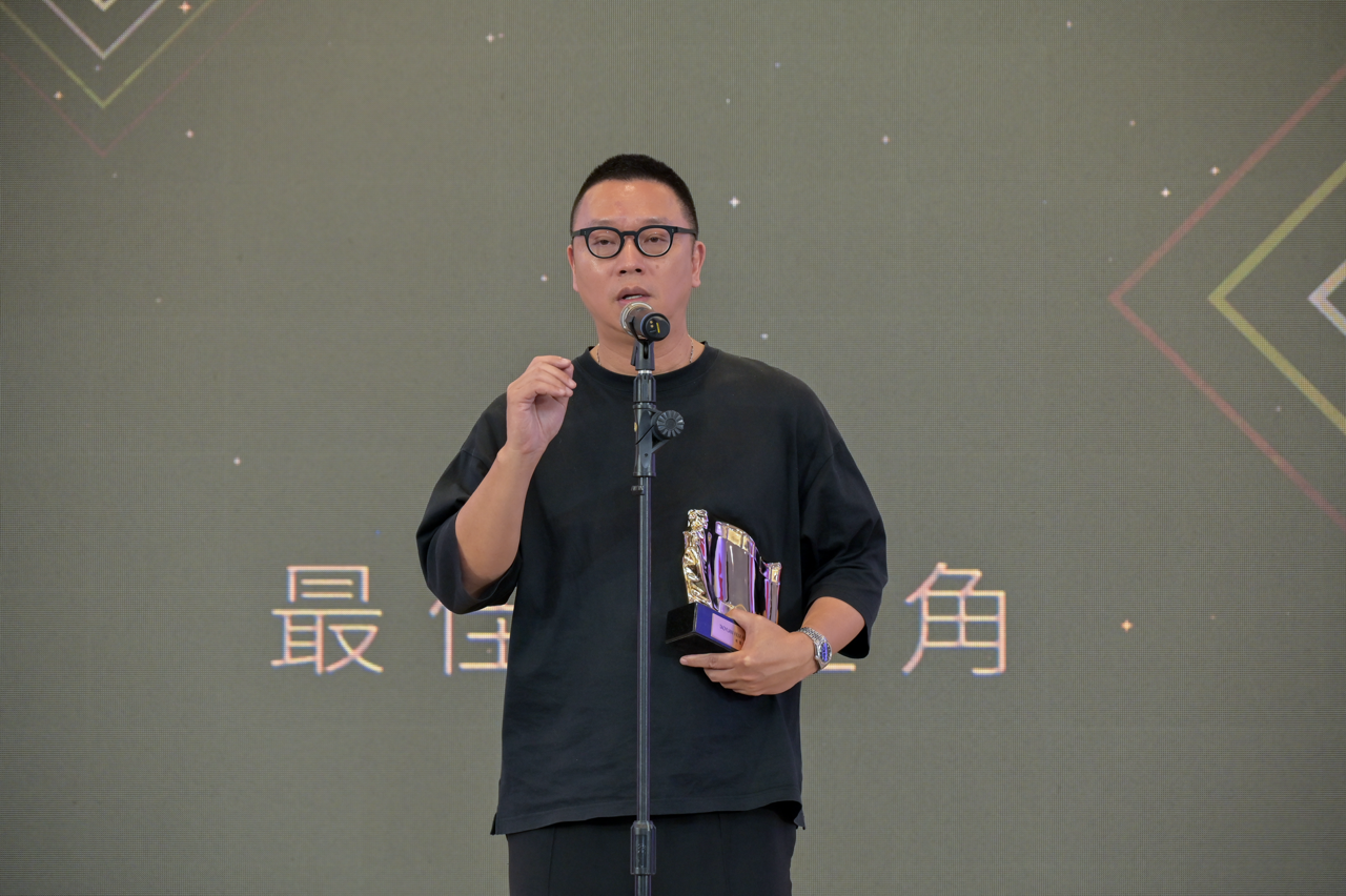 沈可尚個人抱回三座獎盃。（圖／桃園電影節）