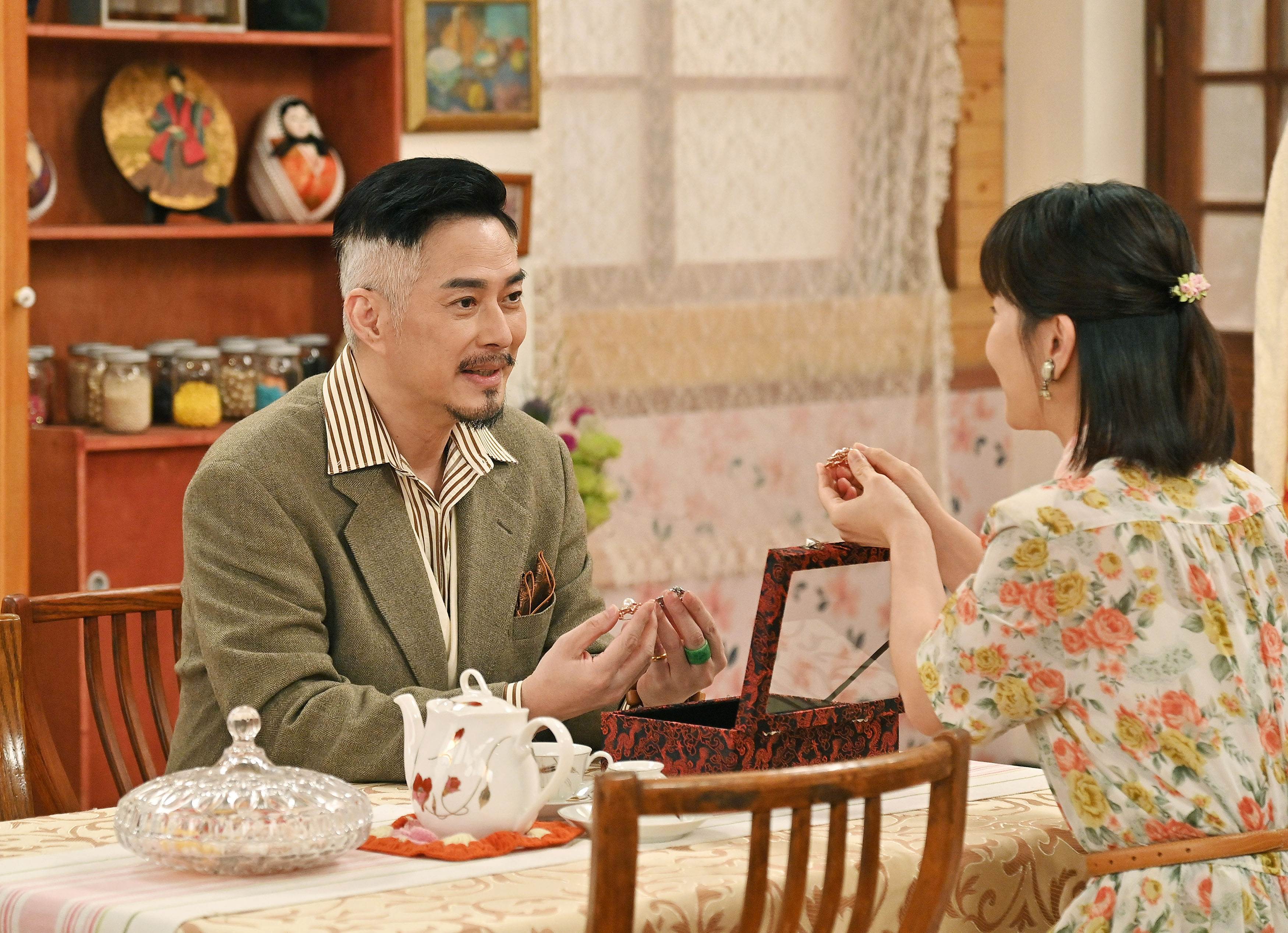 林健寰一開始是以優雅的地方仕紳形象出現劇中。（圖／台視）