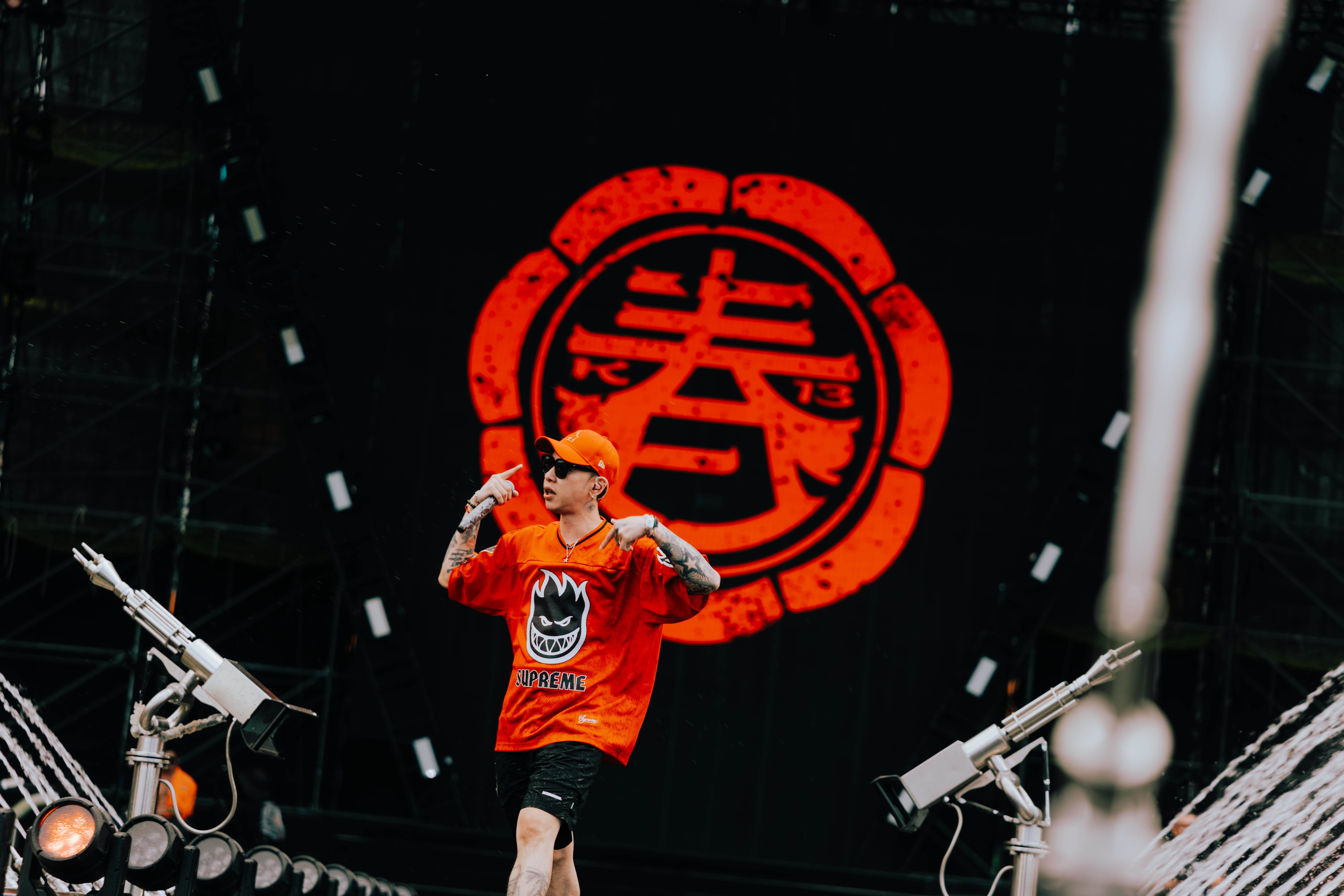 第三屆「本色祭」本色藝人則由<a href='https://ent.ebc.net.tw/search/tags/小春/' target='_blank'>小春</a>率先登台。（圖／本色兄弟提供）