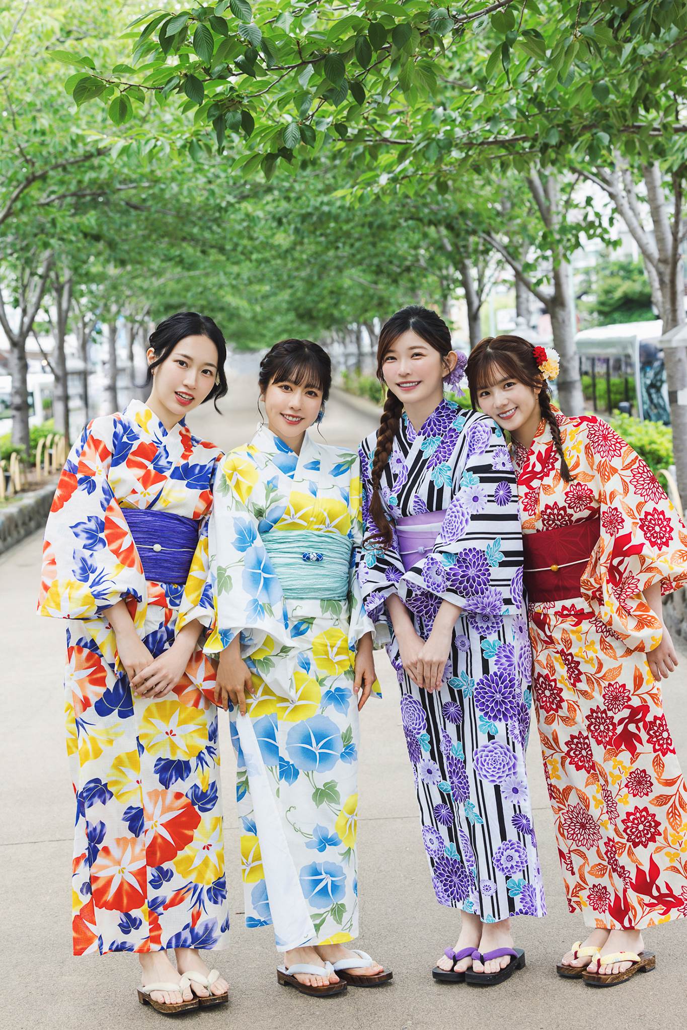 樂天女孩溫妮、高橋佳帆穎樂、笑笑電子寫真曝光。（圖／樂天桃猿提供）