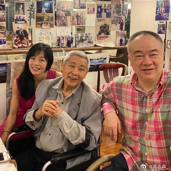 高志森與焦媛赴劉兆銘家中作客。（圖／翻攝自高志森微博）