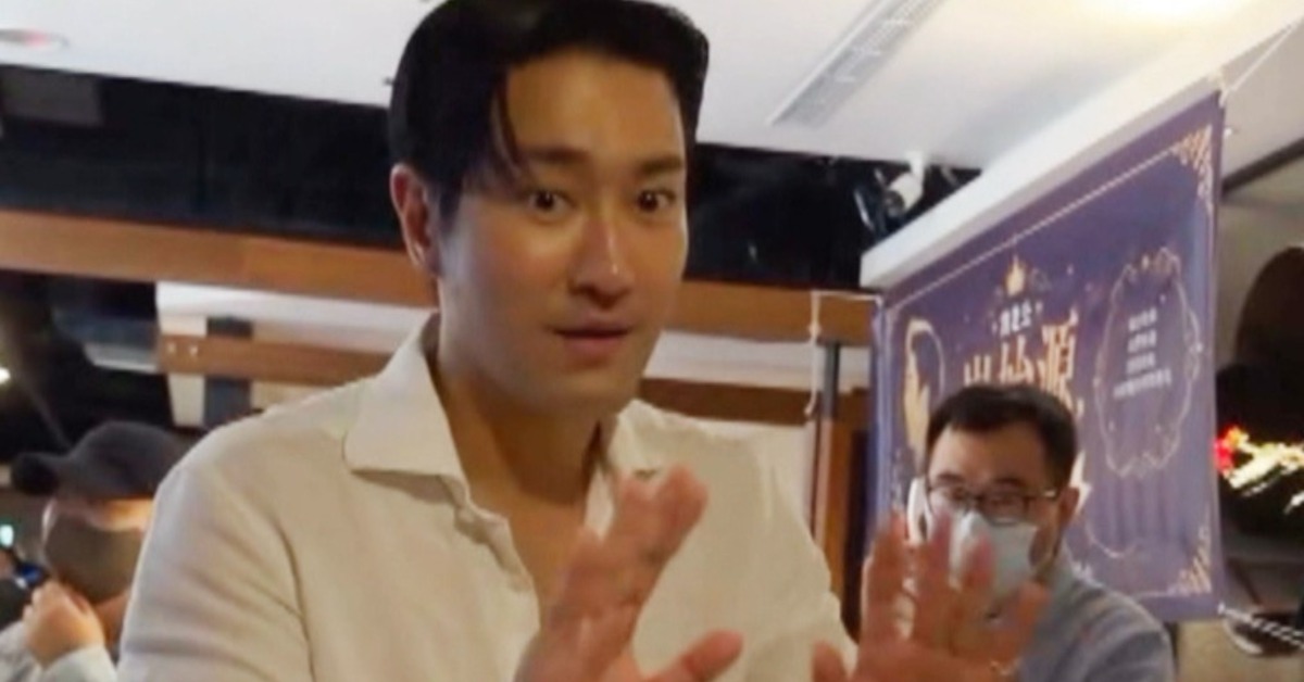SUPER JUNIOR崔始源居然趁著拍戲空檔，驚喜現身。 （圖／Threads@yuyu_elf授權提供）