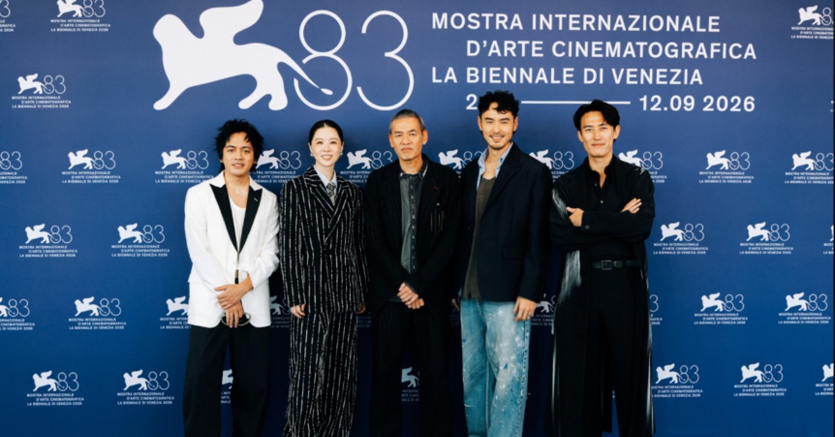 喬瑟夫（左起）、謝盈萱、導演SABU、阮經天、塚原大助一同參與.威尼斯官方記者會。（圖／一條龍虎豹國際娛樂有限公司提供）