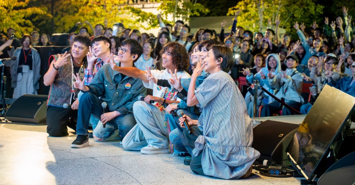 第8屆《愛之日常音樂節》右起：黃韻玲、萬芳、鄭宜農、郭子、陳建騏、許富凱、桑布伊。（圖／愛之日常音樂節提供）