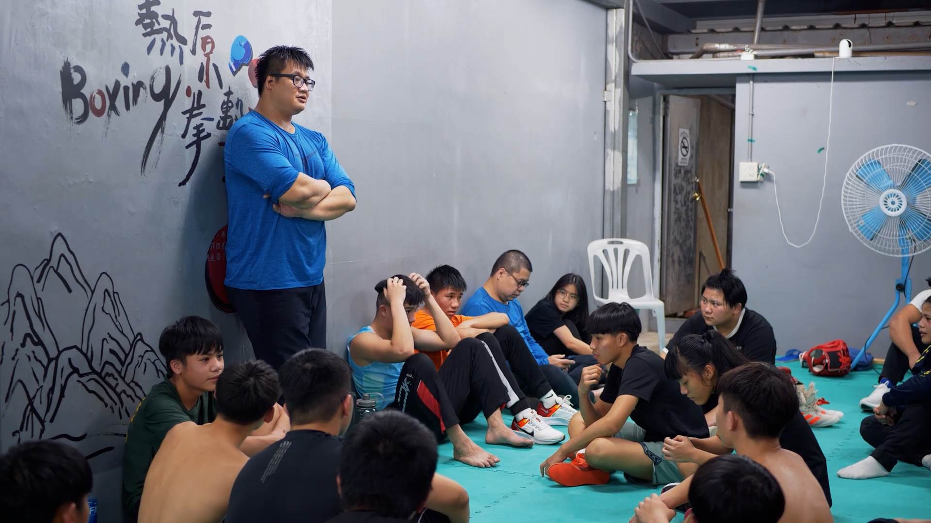 陳哲宇不僅教孩子們打拳，更是陪伴他們成長的人生引導員。（圖／舊視界文化藝術）