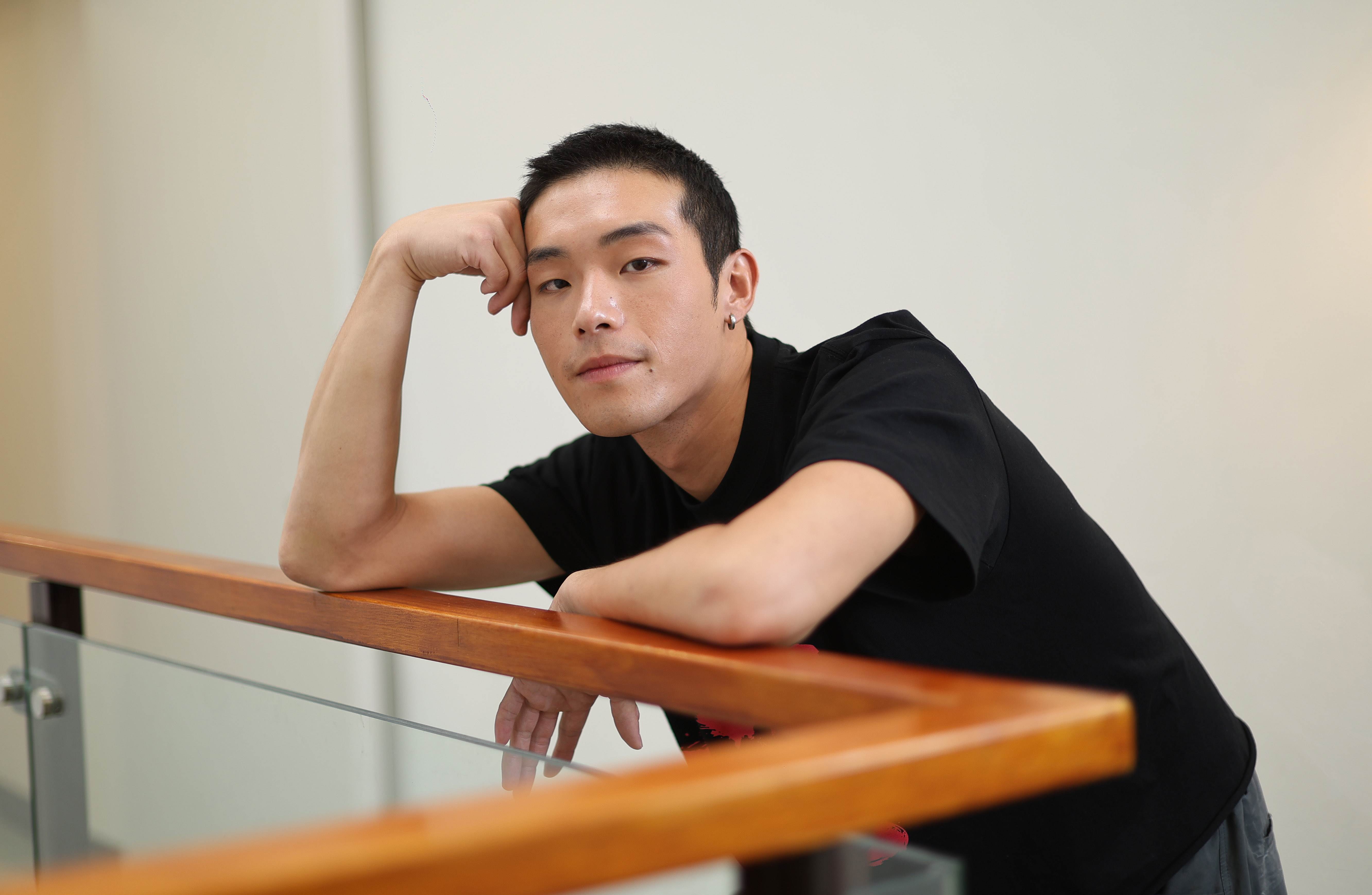 牧森演出電影《大仙尪仔》街友小豪,詮釋渴望被愛的年輕人心境。(圖/東森娛樂)