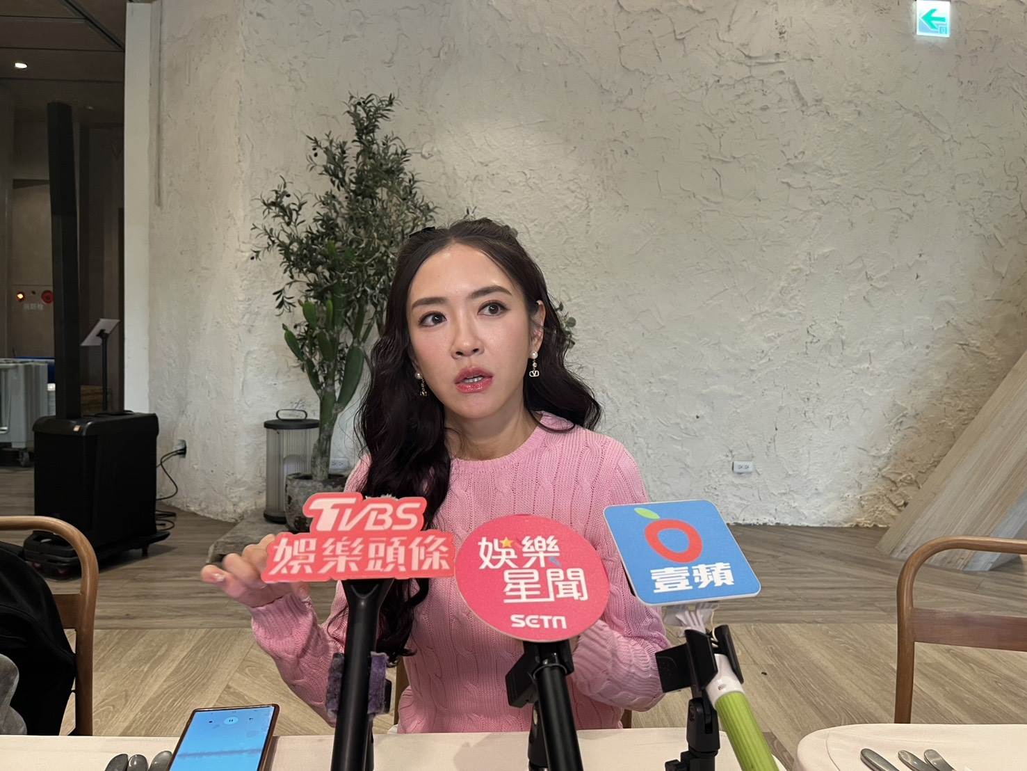 楊千霈曝與建材業小開真實關係。（圖／讀者提供）