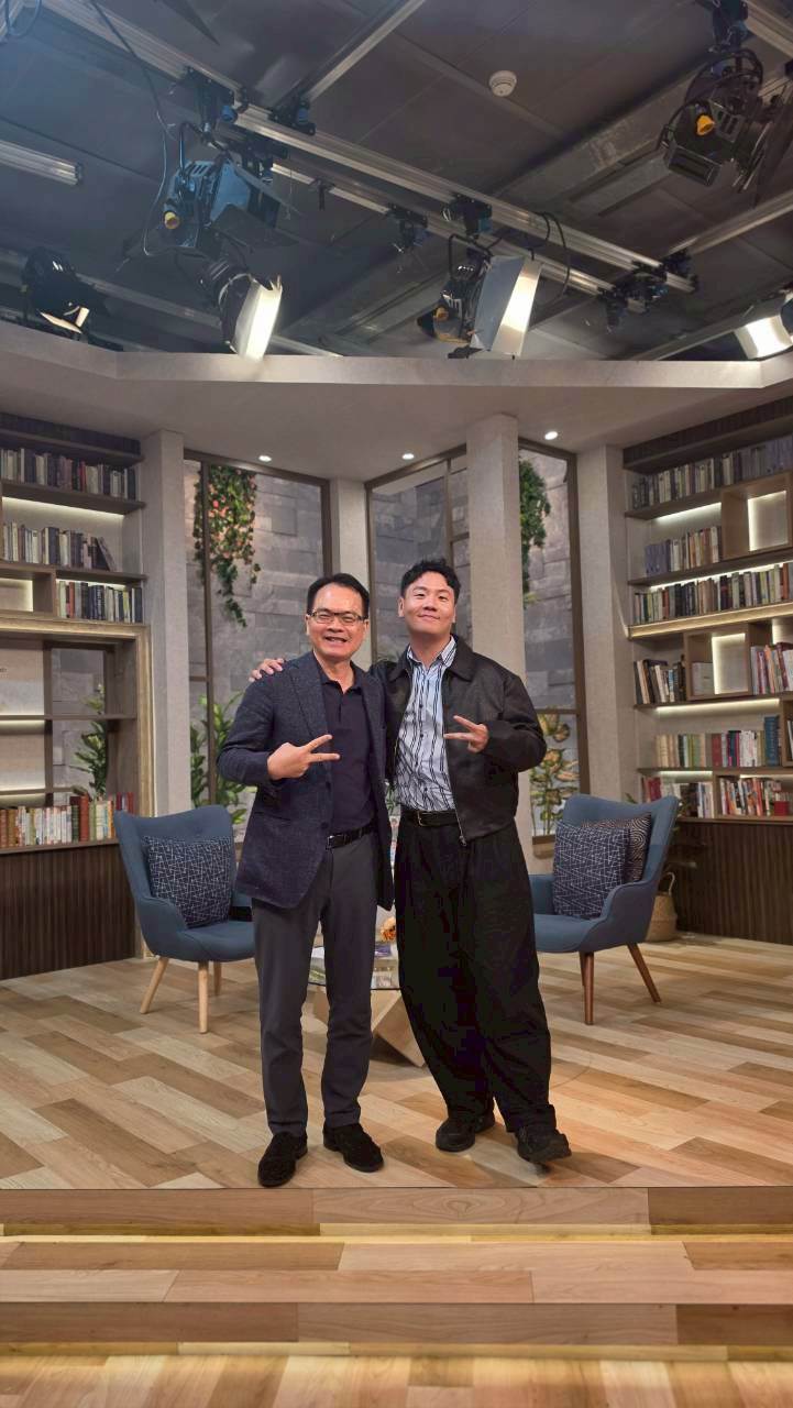 阿翰昔因社群按讚數暴跌爆哭。（圖／三立提供）