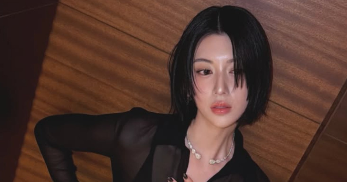 三吉彩花過去曾坦認到20歲都與爸爸一起洗澡。（圖／翻攝自三吉彩花IG）