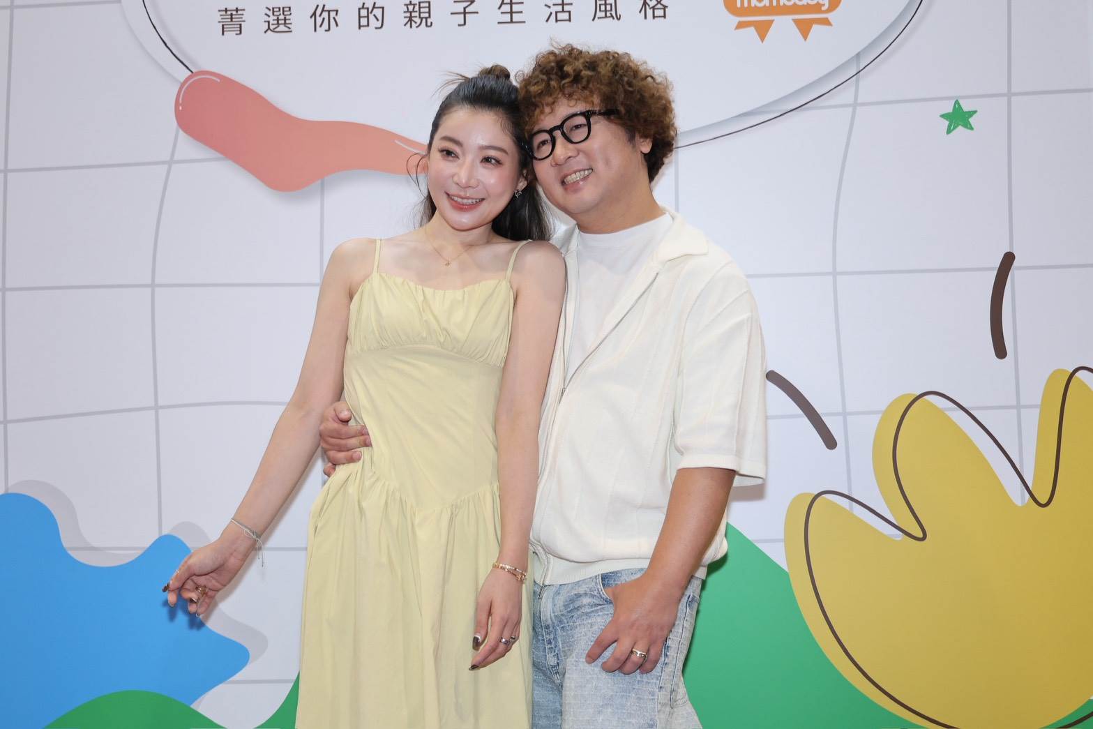 依依誇讚納豆<a href='https://ent.ebc.net.tw/search/tags/育兒/' target='_blank'>育兒</a>相當給力。（圖／東森娛樂）