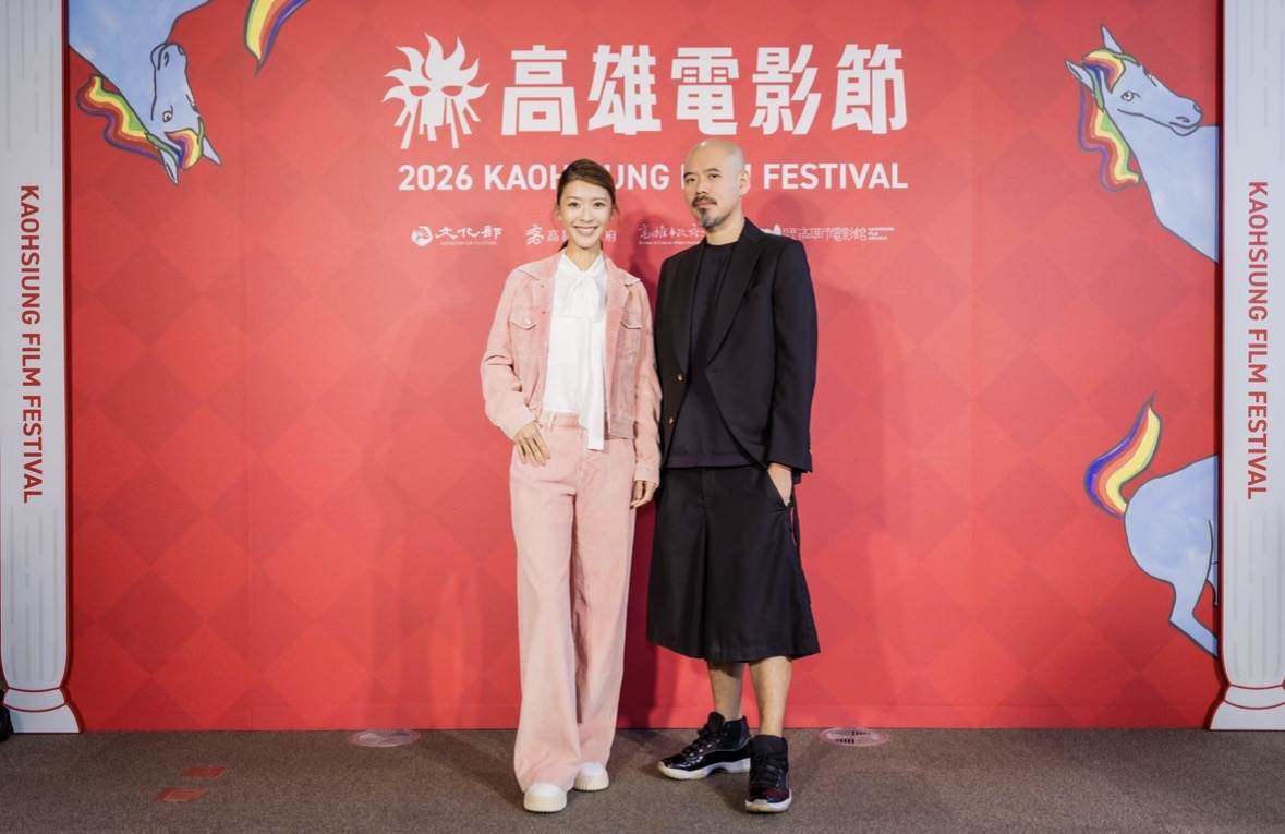 《深邃美麗的亞細亞:老和尚與貓怪》(左起)演員余香凝、導演陳奕仁。(圖/高雄電影節)