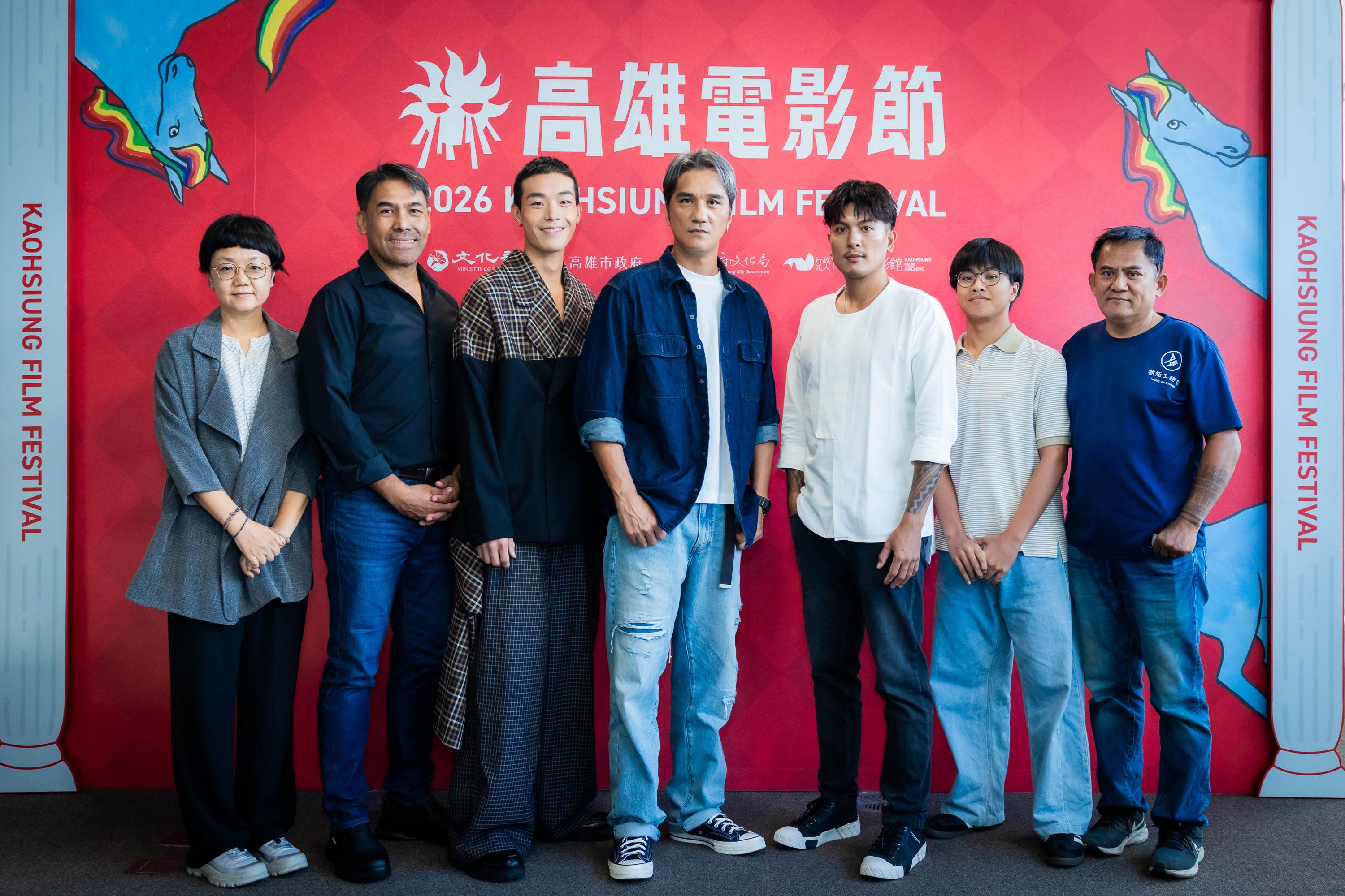 《熊山記》陳嘉妤監製（左起）、演員馬力梵．高麓、演員牧森、導演馬志翔、演員保卜．巴督路、演員柯雋、演員歷瓦厄繞．希細勒。（圖／高雄電影節）