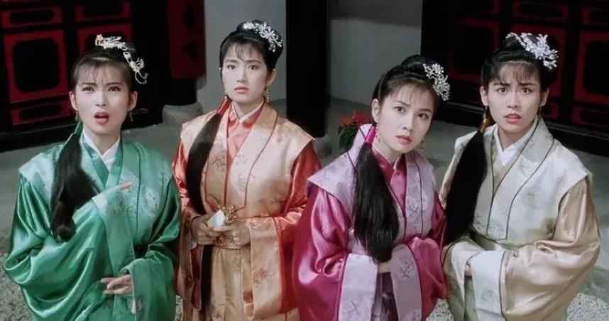 溫翠蘋（左1）在《唐伯虎點秋香》片中飾演「冬香」。（圖／翻攝自微博／CTWANT）