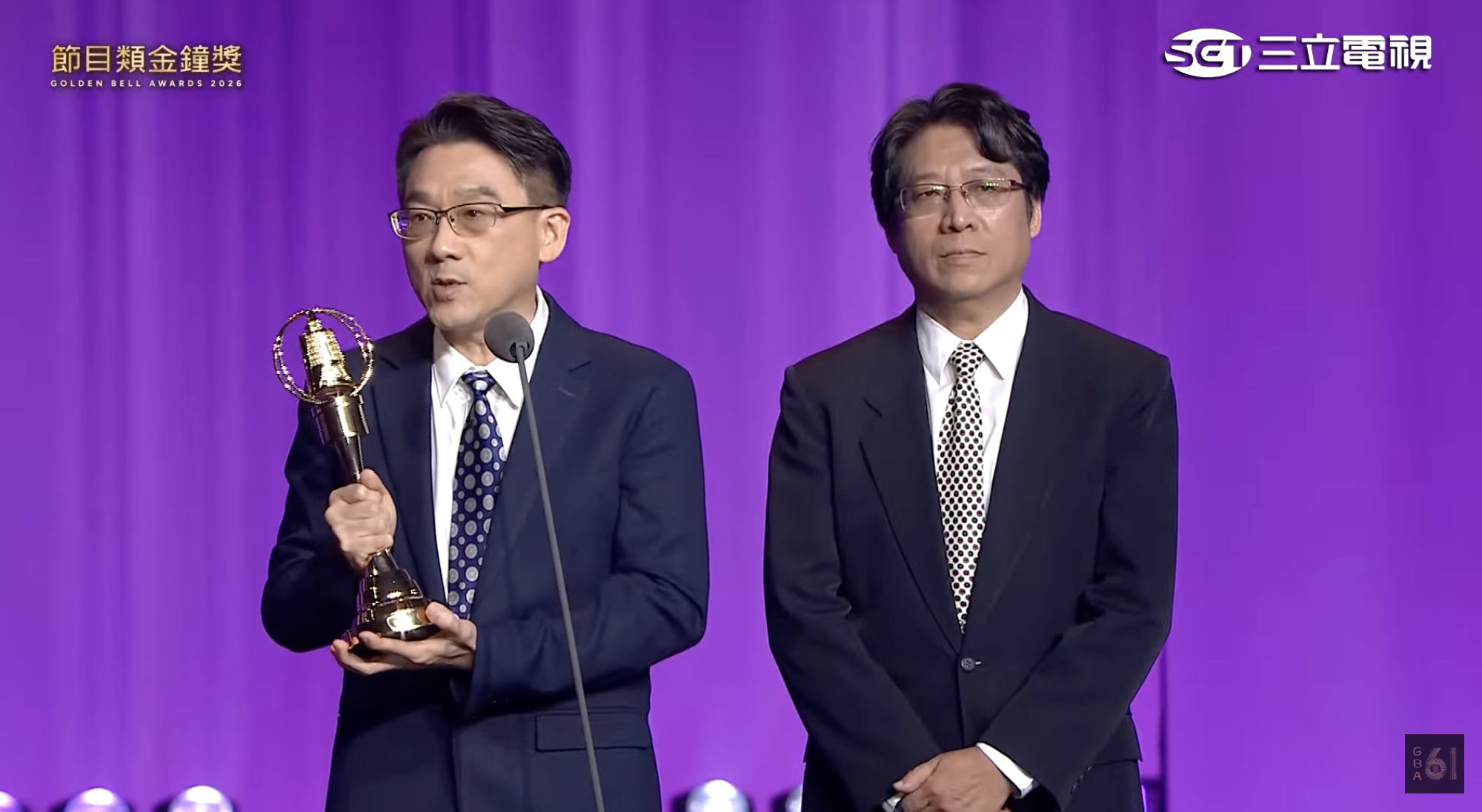 林登義兒子上台代為領獎。（圖／翻攝自YouTube @ 金鐘獎 Golden Bell Awards）