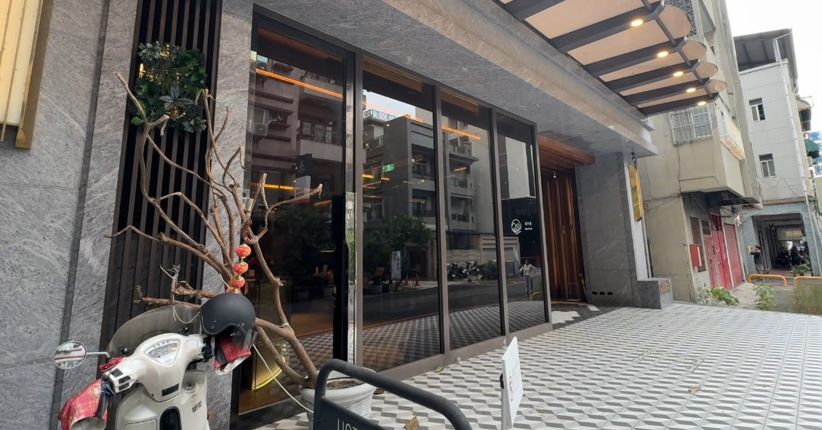 BTS高雄開唱在即，粉絲2月訂千元有找飯店竟遭無預警取消。（圖／東森新聞）