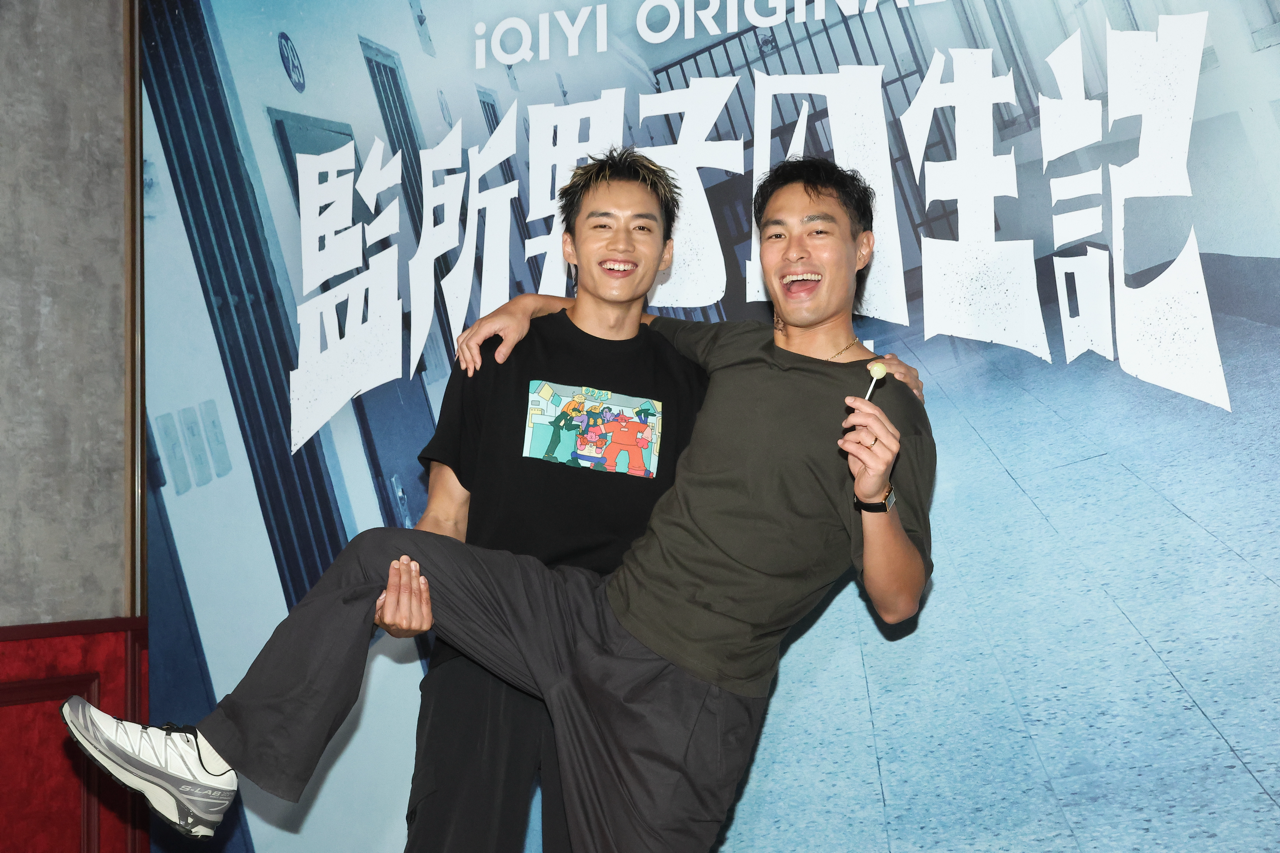 <a href='https://ent.ebc.net.tw/search/tags/陳澤耀/' target='_blank'>陳澤耀</a>公主抱楊祐寧樂開懷。（圖／東森娛樂）