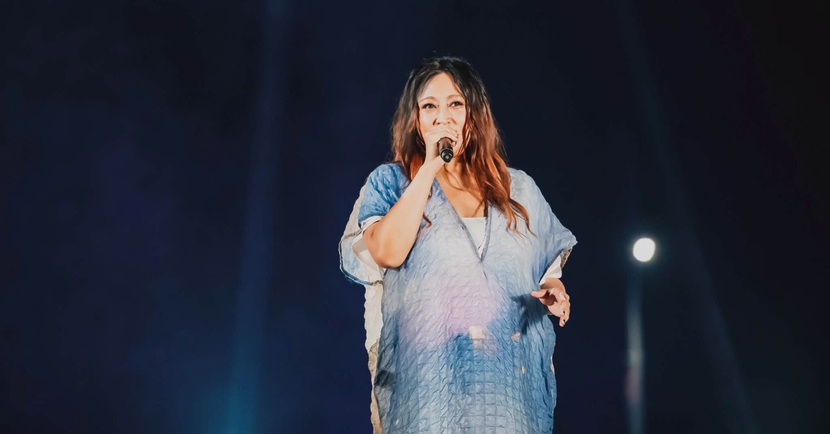 歌手家家近日傳出與合作長達14年的相信音樂約滿後不再續約。（圖／翻攝自家家臉書）