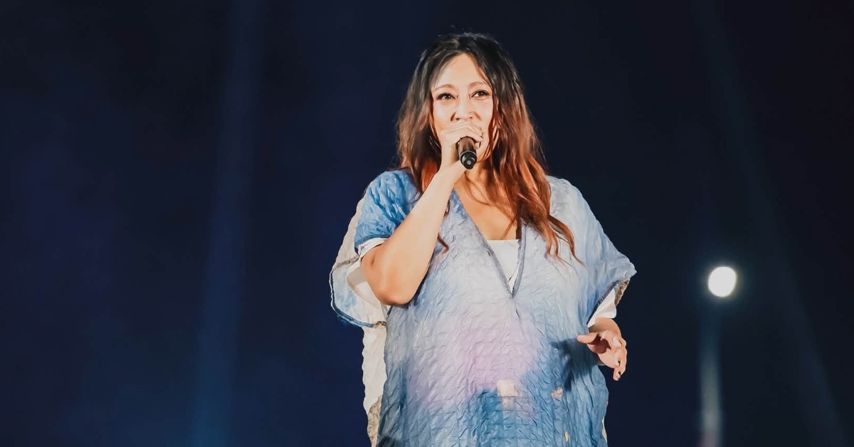 曾入圍金曲獎最佳華語女歌手的歌手家家，憑藉獨特嗓音累積大批歌迷支持。（圖／翻攝自家家臉書）